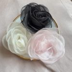 Spilla rosa in organza - immagine 5