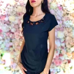 T shirt donna con applicazioni