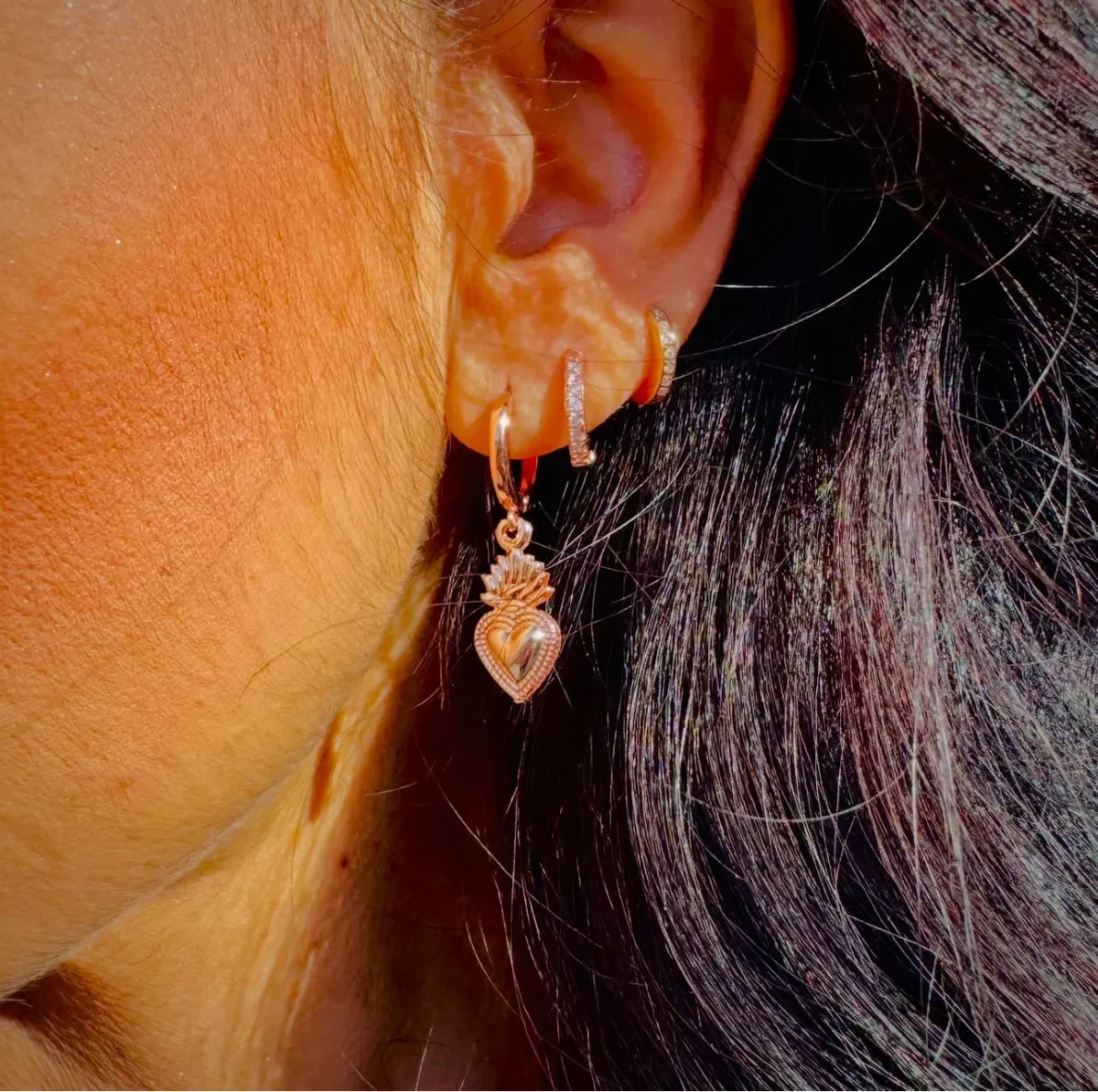 Orecchini cuore sacro mini cerchietto - immagine 5