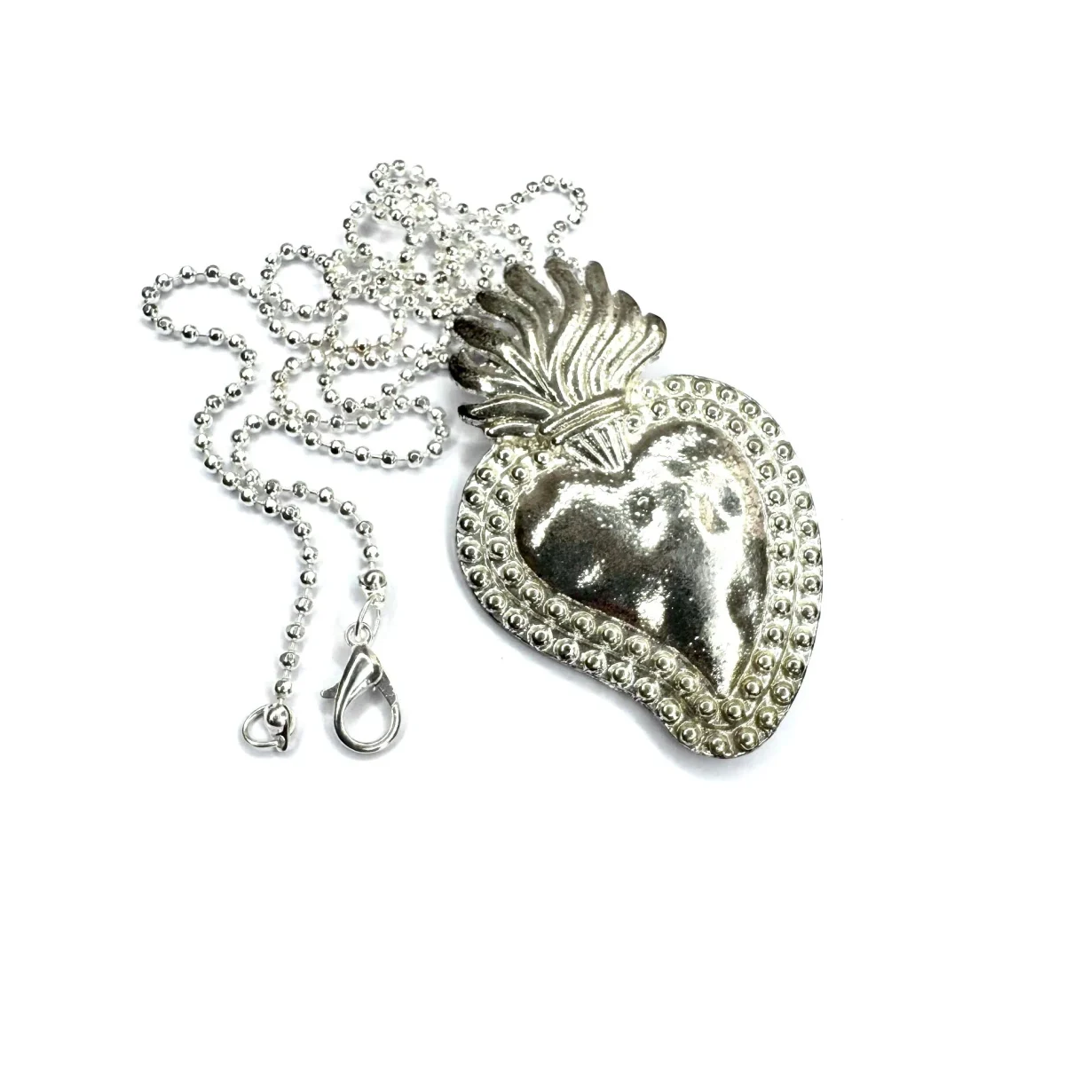 collana con cuore sacro