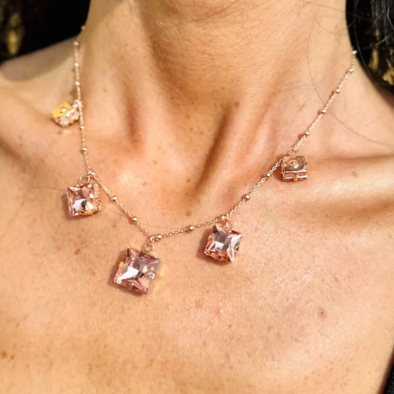 collana pietre rosa