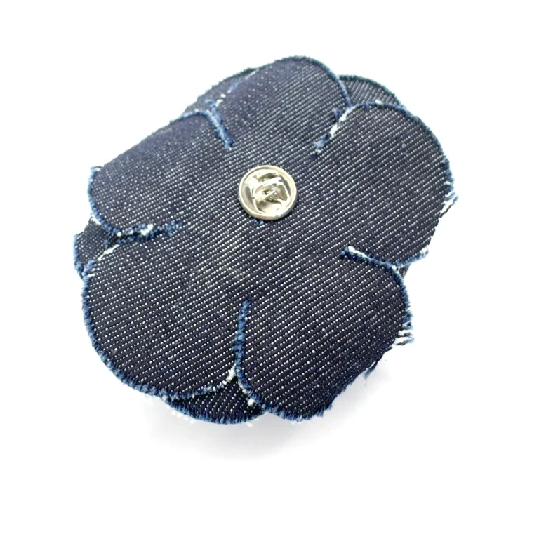 spilla di jeans